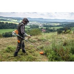 Stihl FS 235 Χορτοκοπτικό βενζίνης